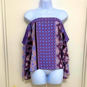 Venus off the shoulder top with wide sleeve L great with jeans and pumps